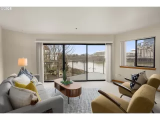 Photo #2: 409716314 Listing