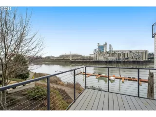 Photo #4: 409716314 Listing