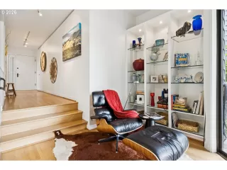 Photo #6: 409955946 Listing 