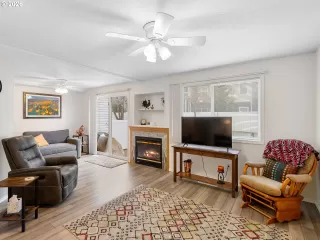 Photo #5: 410475933 Listing 