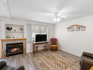 Photo #6: 410475933 Listing 