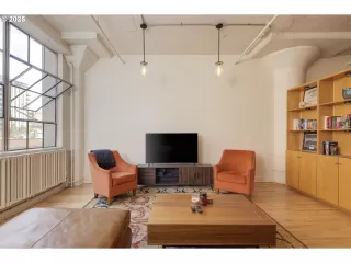 Photo #2: 411337490 Listing 