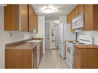 Photo #4: 411590079 Listing 
