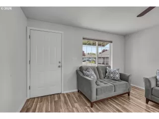 Photo #5: 411686697 Listing 