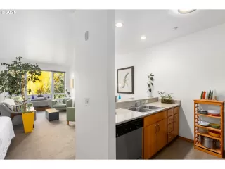 Photo #4: 411821266 Listing 