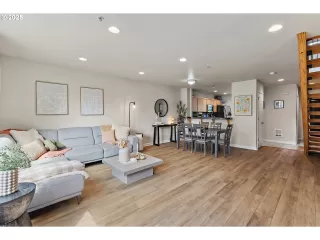 Photo #3: 411941949 Listing