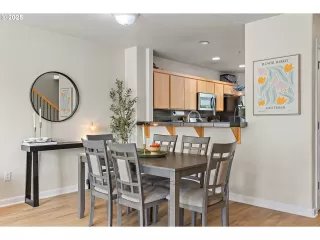 Photo #6: 411941949 Listing