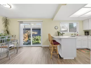 Photo #6: 412061592 Listing