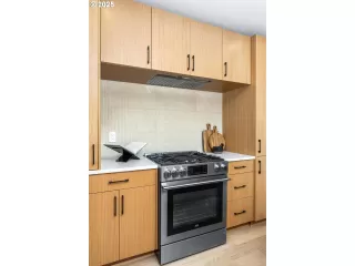 Photo #3: 412179489 Listing