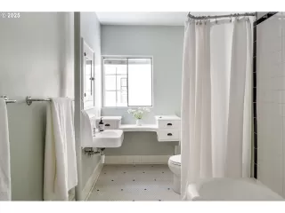 Photo #1: 412647459 Listing