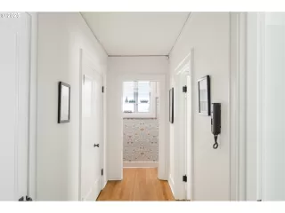 Photo #4: 412647459 Listing