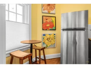 Photo #4: 413171928 Listing