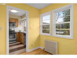 Photo #3: 413294895 Listing