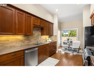 Photo #3: 413573781 Listing 