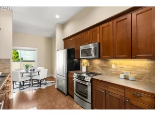 Photo #4: 413573781 Listing 