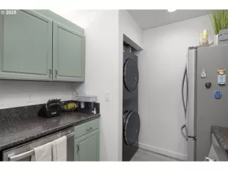 Photo #3: 414114447 Listing