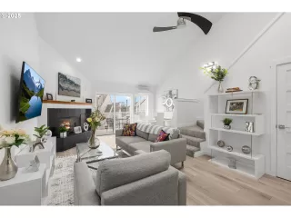 Photo #4: 414114447 Listing