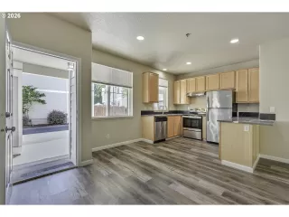 Photo #3: 414849563 Listing 