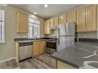 Photo #6: 414849563 Listing 
