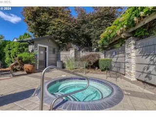 Photo #4: 414921294 Listing 