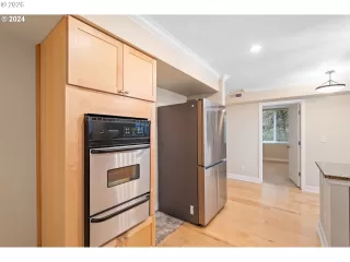 Photo #2: 415264130 Listing