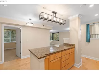 Photo #4: 415264130 Listing