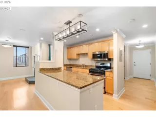 Photo #6: 415264130 Listing