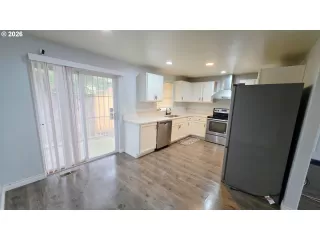 Photo #6: 415551206 Listing