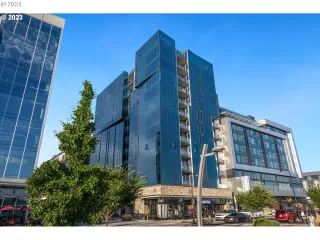 Photo #1: 415589636 Listing 