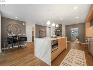 Photo #5: 415589636 Listing 