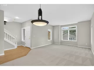 Photo #4: 415690712 Listing