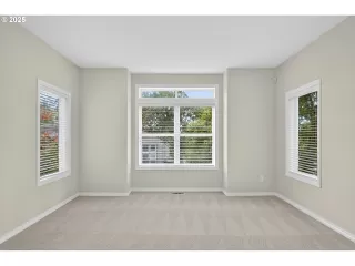 Photo #5: 415690712 Listing