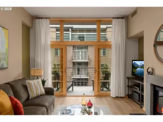 Photo #4: 415705026 Listing 