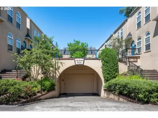 Photo #1: 415737015 Listing