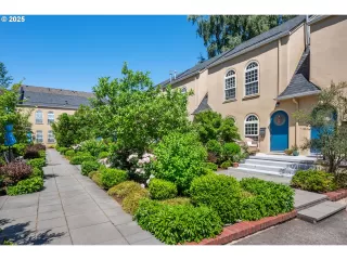 Photo #3: 415737015 Listing