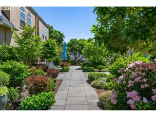 Photo #5: 415737015 Listing