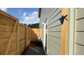 Photo #6: 415980567 Listing 