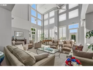 Photo #1: 416079591 Listing