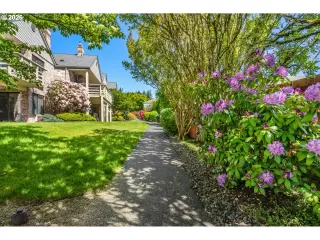 Photo #6: 416079591 Listing