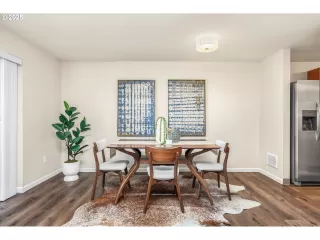 Photo #6: 416588094 Listing