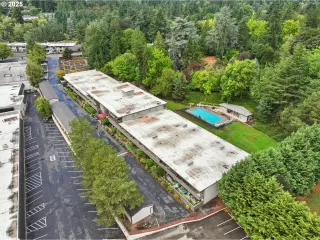 Photo #6: 416741282 Listing