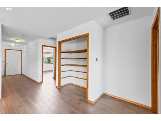 Photo #4: 416880522 Listing 