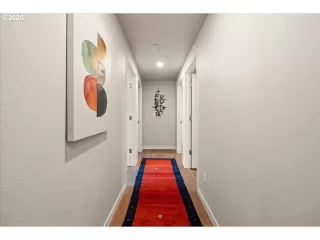 Photo #6: 417086066 Listing