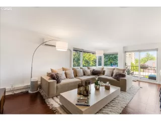 Photo #3: 417253566 Listing