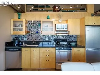 Photo #4: 417820098 Listing
