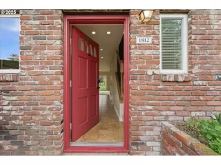 Photo #1: 417902422 Listing