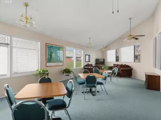 Photo #3: 418098856 Listing