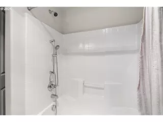 Photo #5: 418668000 Listing