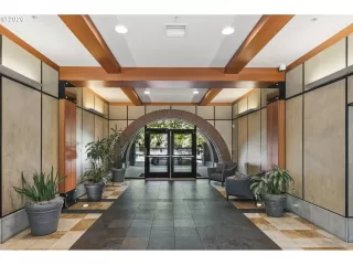 More Details about MLS # 419598863 : 1030 NW JOHNSON ST 321