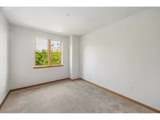 Photo #4: 419598863 Listing 
